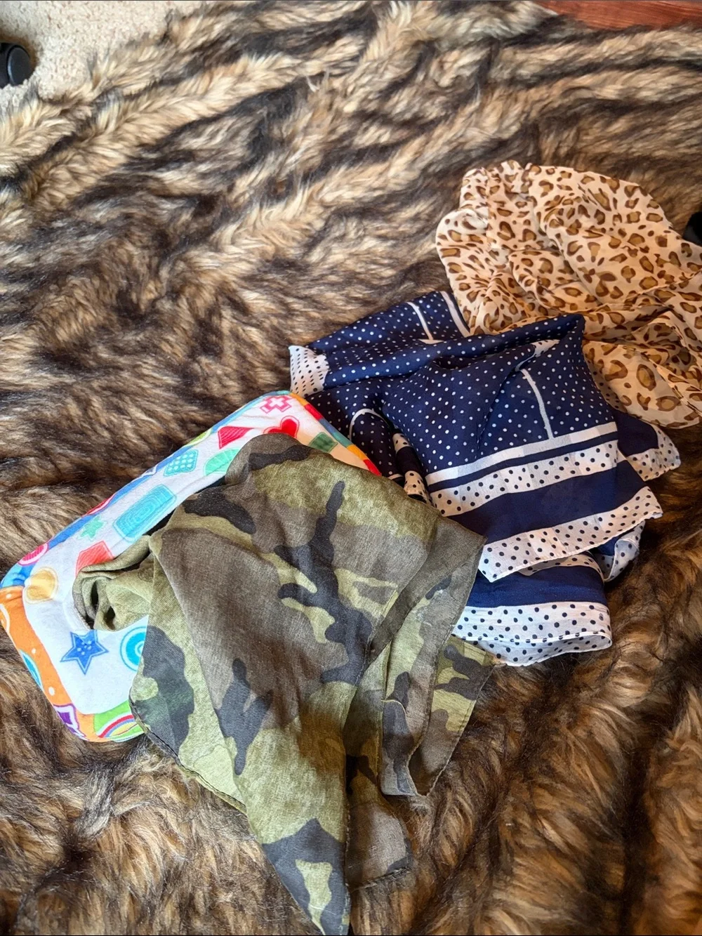 Sensory Pull Along Baby Tissue Box With 4 Scarfs